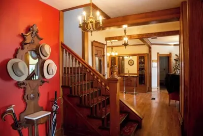 Image de Experience the Heart of Downtown Fort Wayne feel right at home 3-bdrm with patio