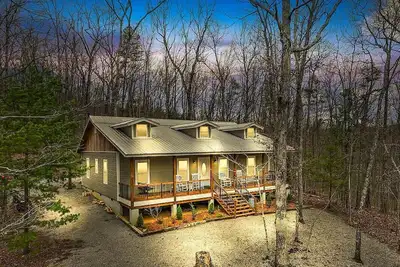 Image de Modern cabin 4 min from Smoky Mountains, Lake in the Sky access 3 Br 2 bath