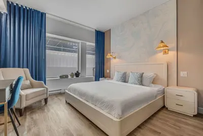 Initial | Bluebird | Downtown Qc