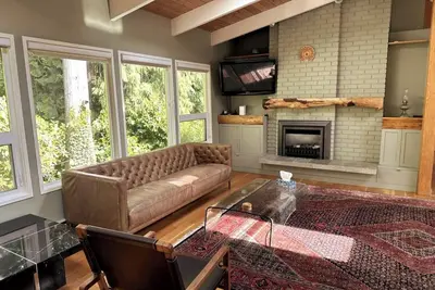 Image de Cozy Upper Level - West Coast Contemporary House