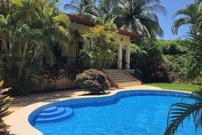 Image de Near The Beach 3-bedroom, private pool, amazing gardens. Up to 6 guests