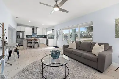 Image de Cocoa Beach Home with Heated Pool, 4-Minute Walk to the Beach & Dog Friendly!
