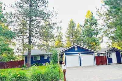 Image de Lovely 3-bedroom home in Truckee W/hot tub, spacious deck and secured backyard