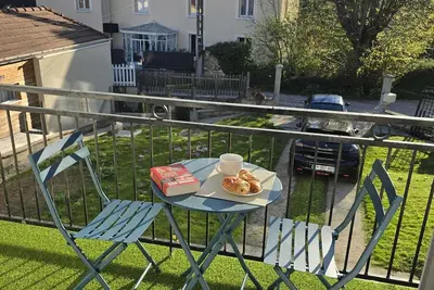Image de Maison calme avec Jacuzzi proche Disney ideale, séjour en famille ou d affaires