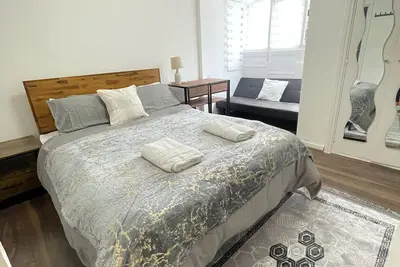 Image de Studio A– Elegant Chic Retreat Near London Landmarks