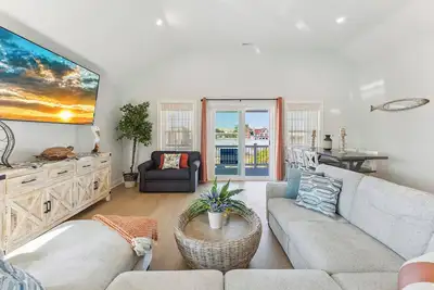 Image de New Condo! Prime Location! 3bed/2. 5bath Sleeps 12! ! Close to Beach/Boardwalk