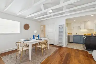 Image de Charming 1-bedroom 2-bathroom cottage near Castro San Francisco Sleeps 4