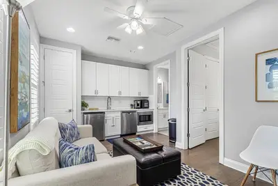 Image de Luxurious Condo Near Bayshore Blvd/Free Parking/Wifi