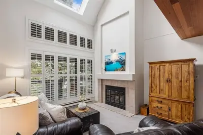 Image de New Townhome | Bbq | Fireplace | Smart TVs | Wifi
