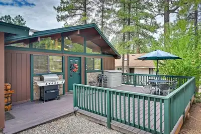 Image de Cozy 3-bedroom cabin in the majestic pines of Munds Park with WiFi, Ac