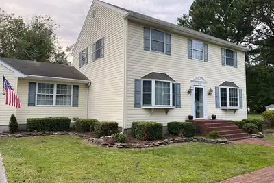 Fabulous 3 Bedroom House. Peaceful, Relaxing Sunnywood Retreat in Chincoteague.