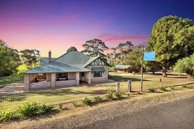 Image de Norms Farm Vineyard Retreat, perfect for families & friend groups