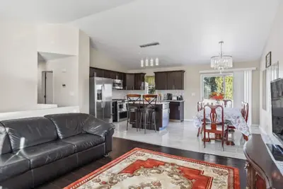 Image de Charming 4-bedroom house with WiFi and Ac in peaceful North Chicago