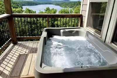 Image de Panoramic Views of Table Rock Lake!