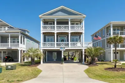 Image de Ocean Views, Large Decks, Dog Friendly, Fenced Yard, Screened in Porch, Fire Pit
