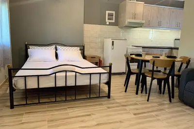 Image de Cozy 1-bedroom Studio in charming Πλαταμώνας with WiFi, Ac