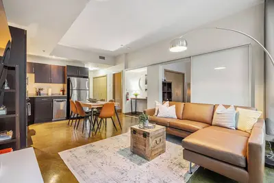 Image de Fabulous 2br w Ac, Parking near Bmo, Stampede!