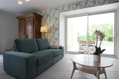 Image de Gîte de Charme à Portbail-sur-Mer avec Jardin et Terrasse