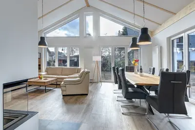 Image de Welcome to Haus Henny in the Baltic seaside resort of Heringsdorf on Usedom.