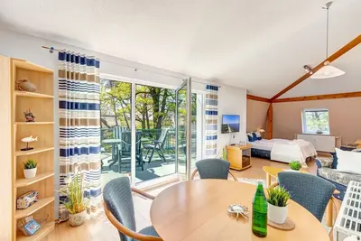 Image de Welcome to the Krabbengalerie vacation apartment in Loddin!