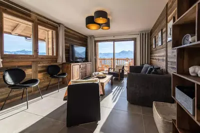 Image de Große alte Holzwohnung auf den Pisten, Panoramablick