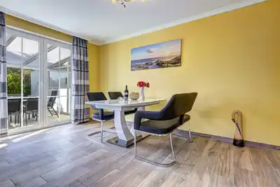 Image de \"Vacation home Mona: your perfect home for relaxing days at the beach! \"