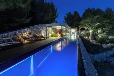 Villa On The Rocks Bandol / Rudy Ricciotti/