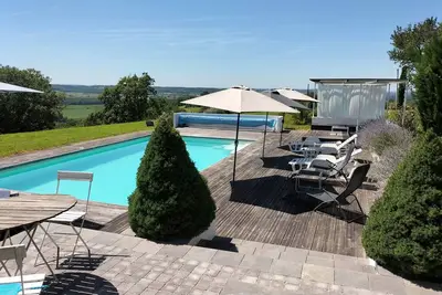 Image de Loft 4 p, Marciac vue exceptionnelle sur les Pyrénées, piscine, pas d'animaux