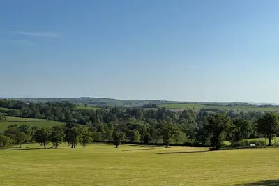 Image de The Bus On The Hill\nStay in total peace in Devon, home of 2 moors and 2 shores