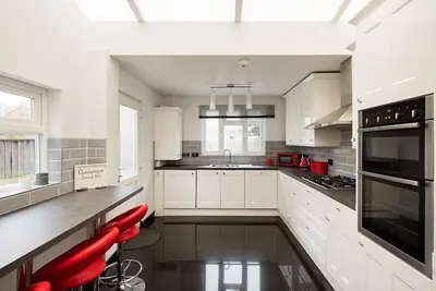 Image de Maison-de Luxe-Salle de bain privée séparée-Vue sur Rue