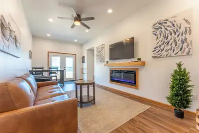 Image de Sandy Point Resort, Lakeside 2br Modern Escape