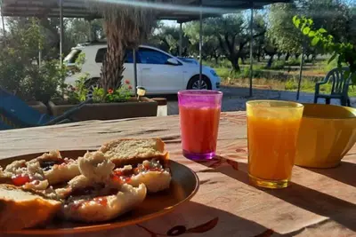 Image de Studio bord de mer avec terrasse à Hyères – calme et nature à 1 km de la plage