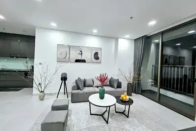 Image de Stylish and Spacious 120m2 apartment with 3 cozy bedrooms in brilliant Hà Nội