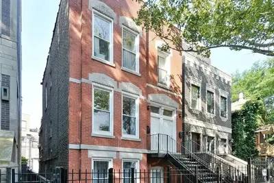 Image de 1-3 month 3br+ / 2ba duplex rental; unbeatable Wicker Park location