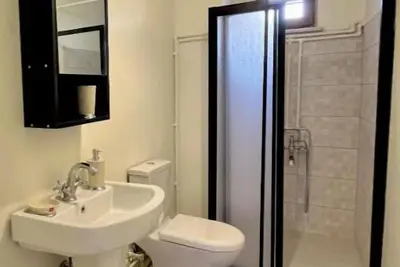 Image de Apartment w/ New Furnitures Next to Istiklal Street and Taksim Square
