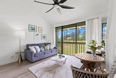 Image de 1br Loft on Golf Course | Walk to Turtle Bay Beach