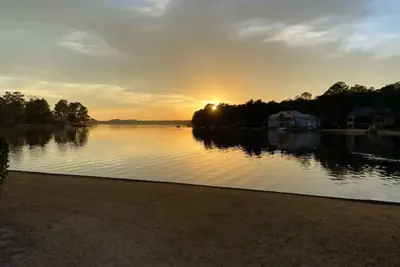Image de Pinehurst Lakefront w/Pool, Spa, Tennis, Golf, & Water Sports