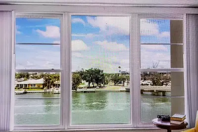 Image de Snowbirds! ! Waterfront 2bd/2bth 55+ available 90 day rental Jan-April 2026! !