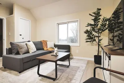 Image de Cozy Loft in Taylor Michigan minutes from Dtw