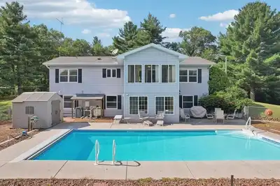 Image de Papas Pool House: Secluded Pool and Hot Tub Retreat