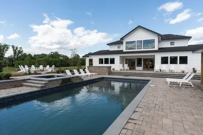 Image de New! Modern Luxe House Sleeps 20 + Pool + Spa + Firepit + Epic Views