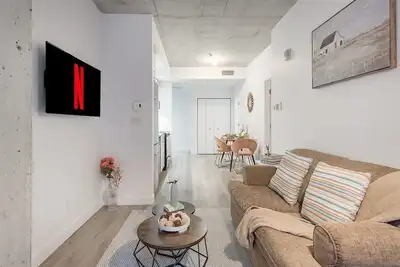 Image de Square Victoria · 100 Walk Score · Designer Stay