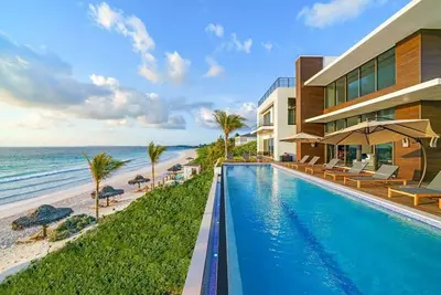 Image de 9-bedroom villa in superb Dunmore Town with Ac, fitness room, WiFi