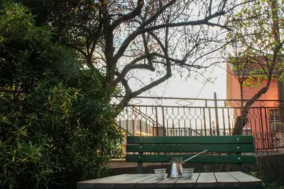 Image de NANAs House- Entire Old House with private Yard