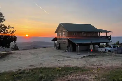 Image de Cozy cabin in enchanting Brewster with WiFi