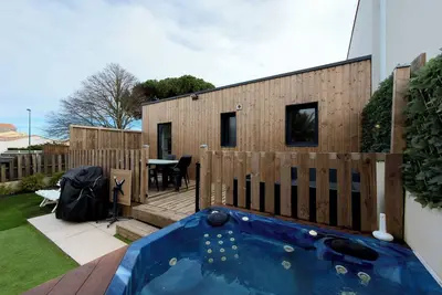 Image de Maison de vacances « Le refuge Sablais « avec climatisation et jacuzzi