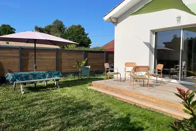 Image de Maison cosy au cœur du Porge avec jardin, proche des commodités.