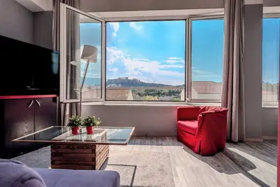 Image de 3-bedroom apartment in gorgeous Athina with Ac, WiFi. Book now