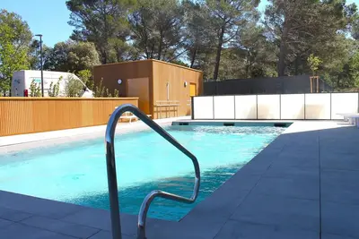 Image de Revitalize in 2 Modern haven w/Scenic Provencal Views, near local attractions