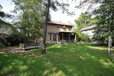 Image de 3 Bedroom house - The Woodlands - 30+ Days Only- Walk to Bear Branch from yard!